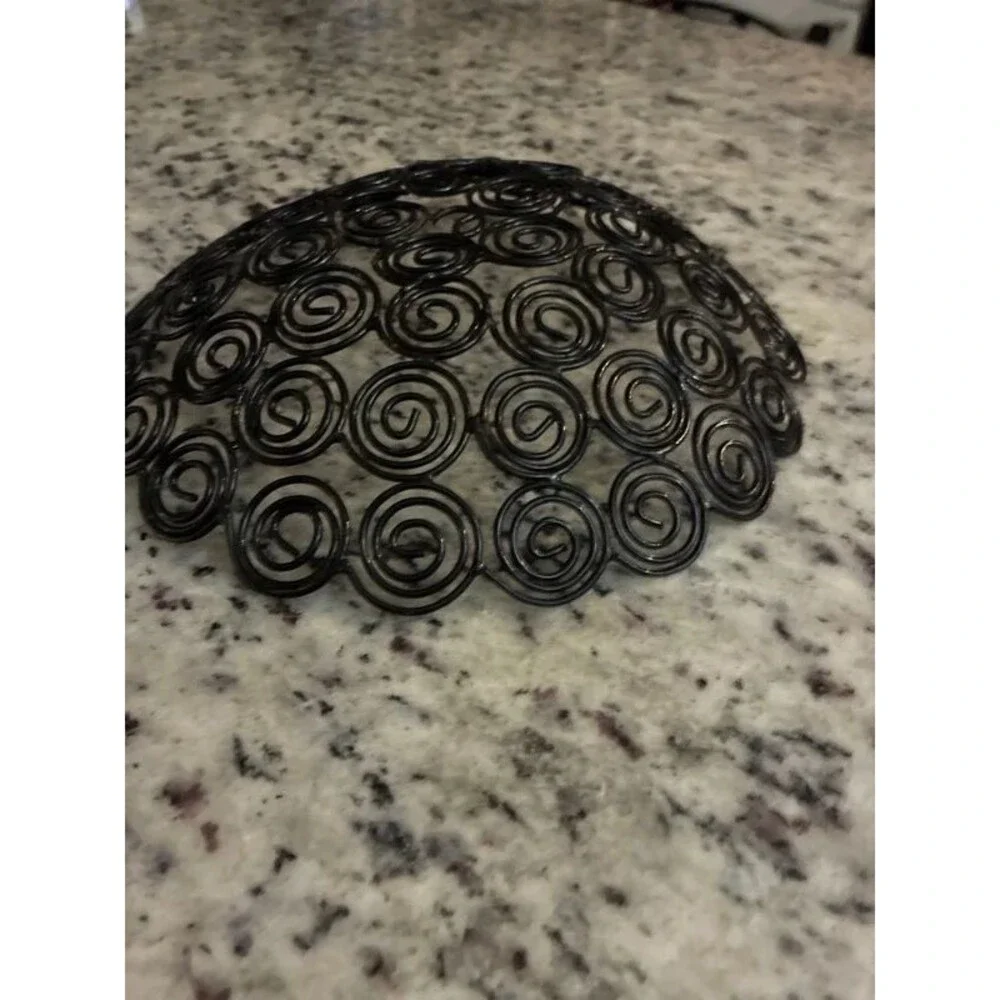 Whimsical circular bowl